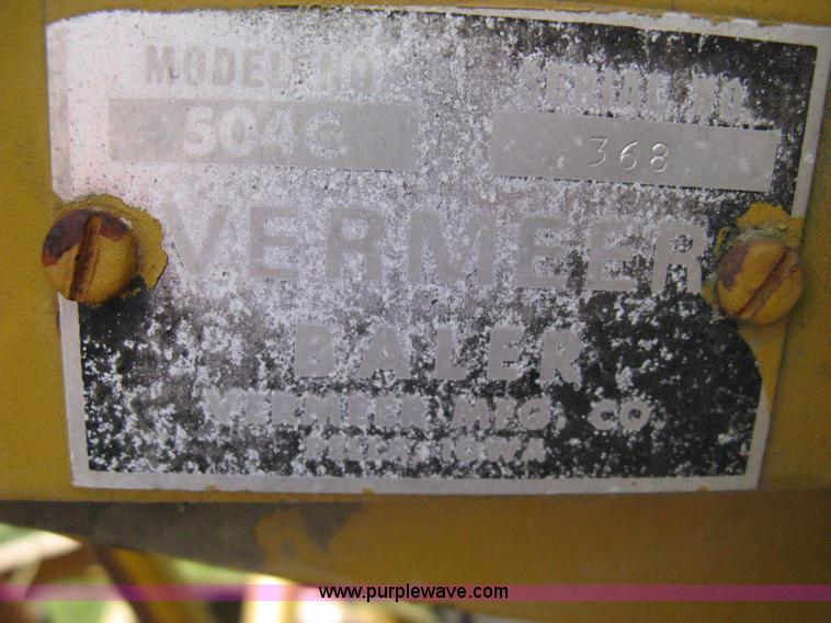image for item 8072 Vermeer 504C round baler