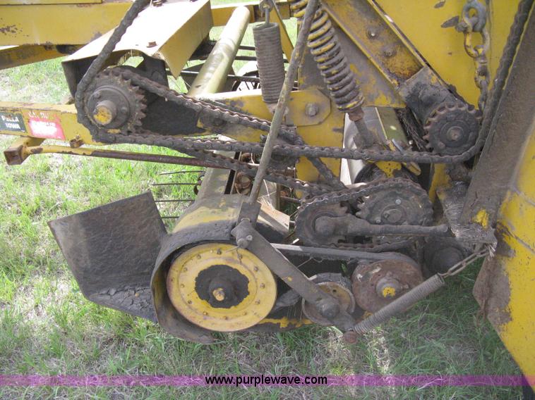 image for item 8072 Vermeer 504C round baler