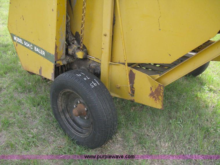 image for item 8072 Vermeer 504C round baler