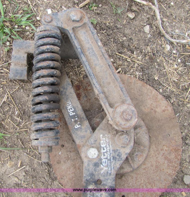 image for item 8540 John Deere 7000 six row no-till planter