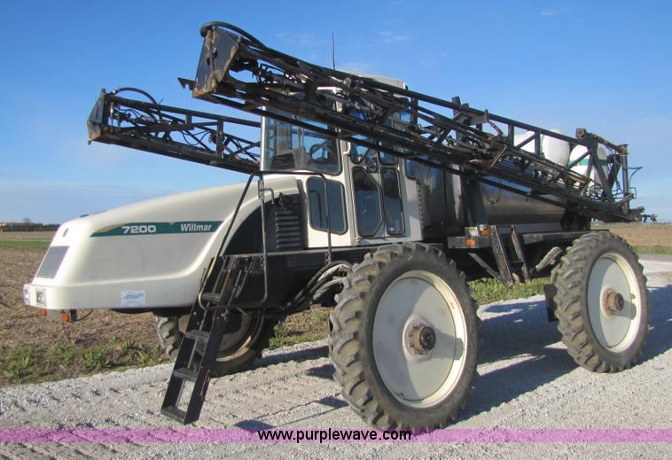 image for item 8571 1997 Willmar Ranger 7200 self propelled sprayer