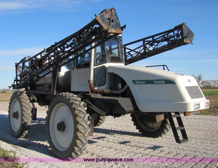 image for item 8571 1997 Willmar Ranger 7200 self propelled sprayer