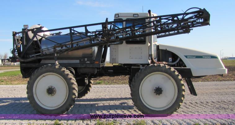 image for item 8571 1997 Willmar Ranger 7200 self propelled sprayer