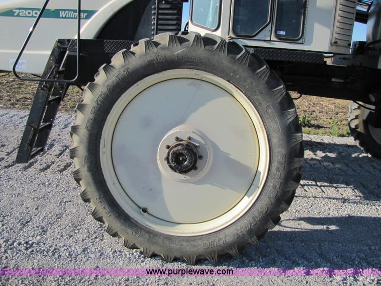 image for item 8571 1997 Willmar Ranger 7200 self propelled sprayer