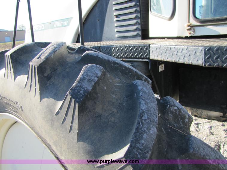 image for item 8571 1997 Willmar Ranger 7200 self propelled sprayer