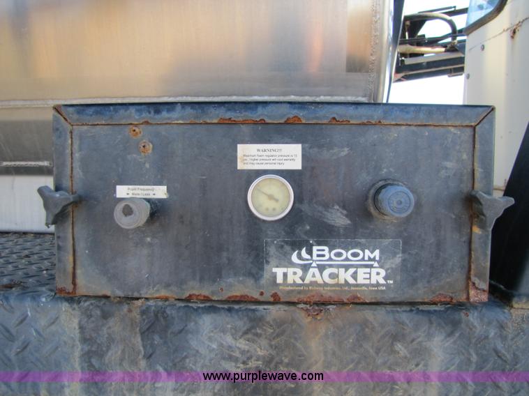 image for item 8571 1997 Willmar Ranger 7200 self propelled sprayer