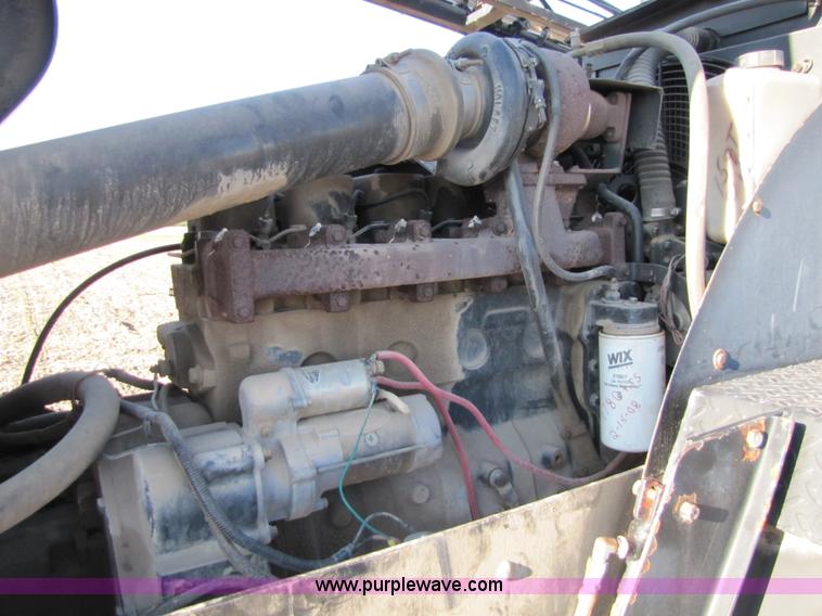 image for item 8571 1997 Willmar Ranger 7200 self propelled sprayer