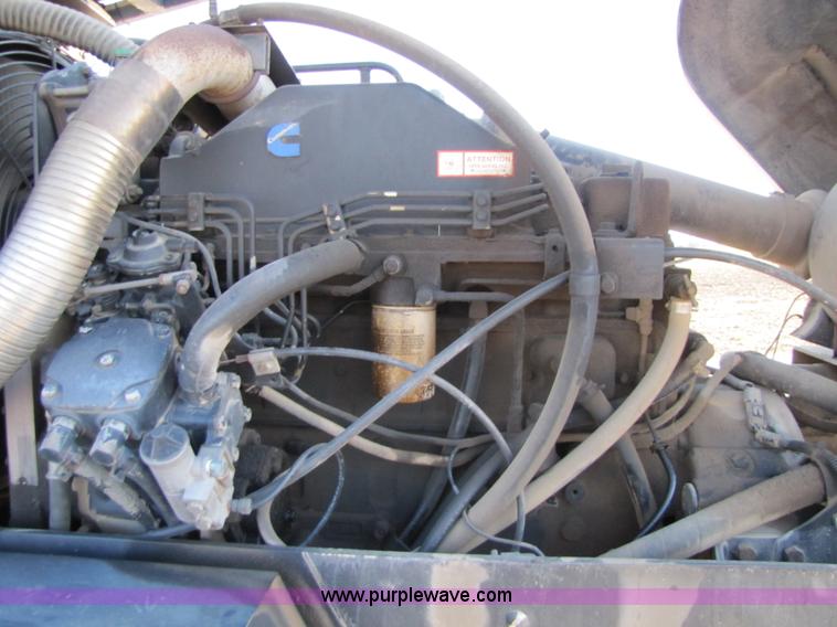 image for item 8571 1997 Willmar Ranger 7200 self propelled sprayer