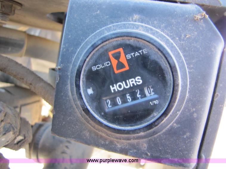 image for item 8571 1997 Willmar Ranger 7200 self propelled sprayer