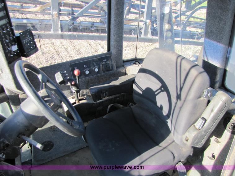 image for item 8571 1997 Willmar Ranger 7200 self propelled sprayer