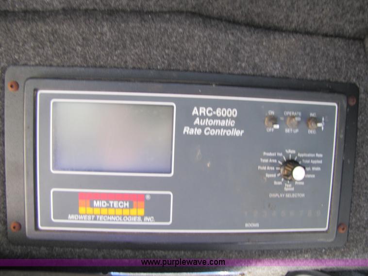 image for item 8571 1997 Willmar Ranger 7200 self propelled sprayer