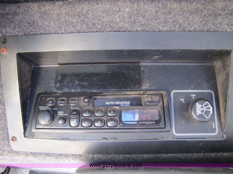 image for item 8571 1997 Willmar Ranger 7200 self propelled sprayer