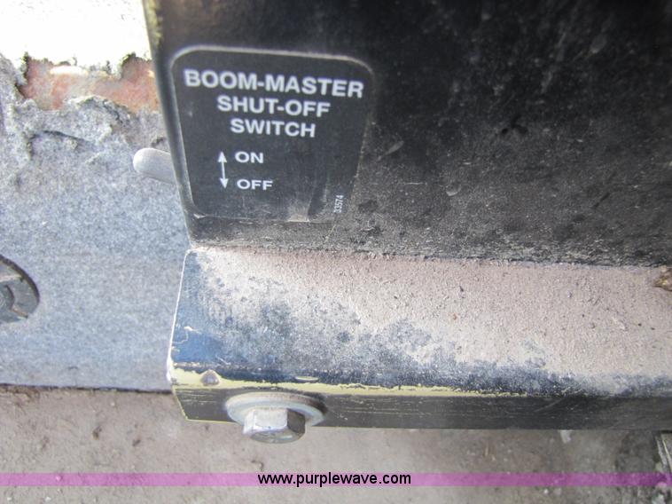 image for item 8571 1997 Willmar Ranger 7200 self propelled sprayer