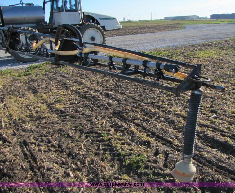 image for item 8571 1997 Willmar Ranger 7200 self propelled sprayer