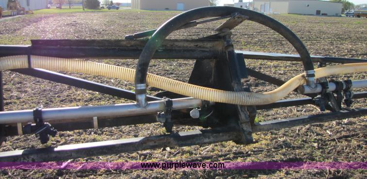 image for item 8571 1997 Willmar Ranger 7200 self propelled sprayer