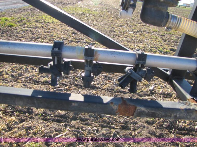 image for item 8571 1997 Willmar Ranger 7200 self propelled sprayer