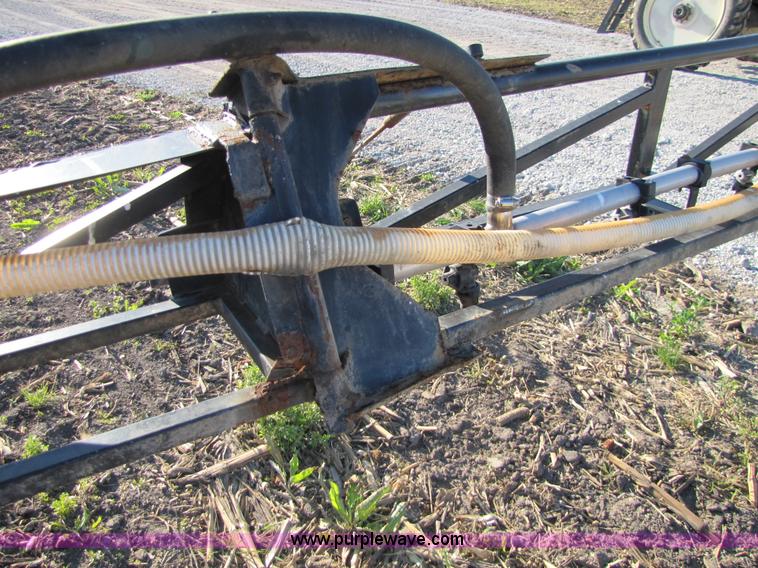 image for item 8571 1997 Willmar Ranger 7200 self propelled sprayer