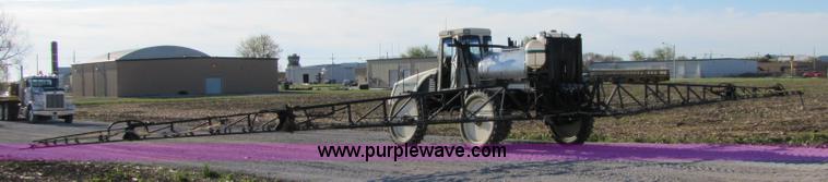 image for item 8571 1997 Willmar Ranger 7200 self propelled sprayer
