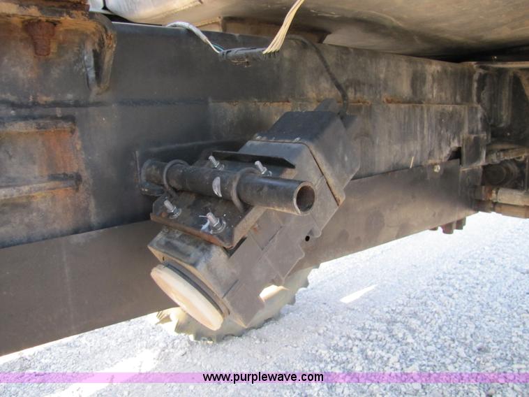 image for item 8571 1997 Willmar Ranger 7200 self propelled sprayer