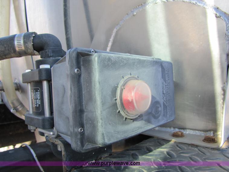 image for item 8571 1997 Willmar Ranger 7200 self propelled sprayer