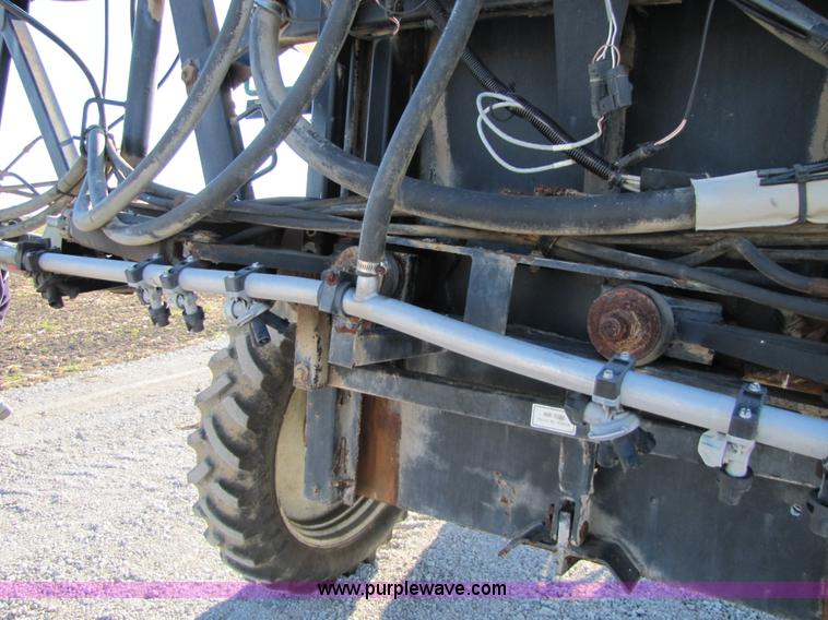 image for item 8571 1997 Willmar Ranger 7200 self propelled sprayer