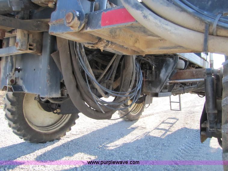 image for item 8571 1997 Willmar Ranger 7200 self propelled sprayer