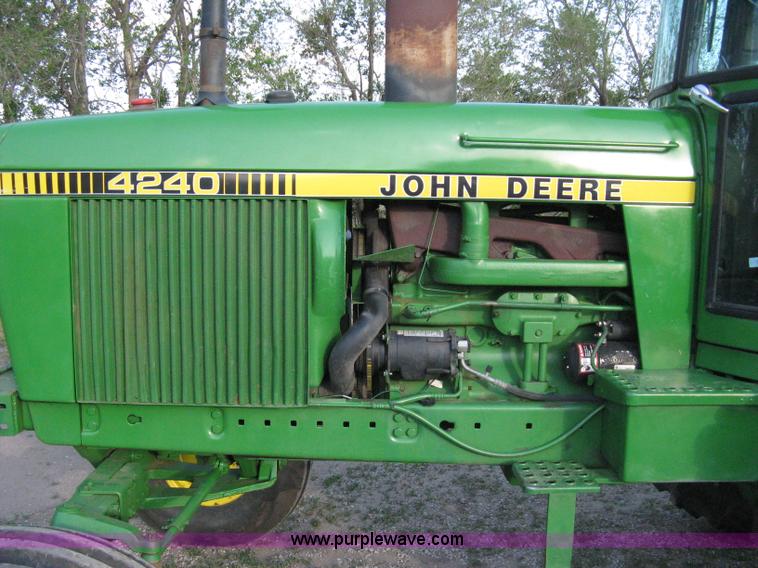 image for item 9059 John Deere 4240 tractor