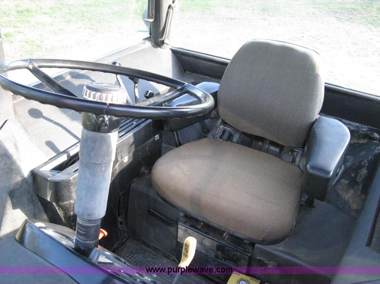 image for item 9059 John Deere 4240 tractor