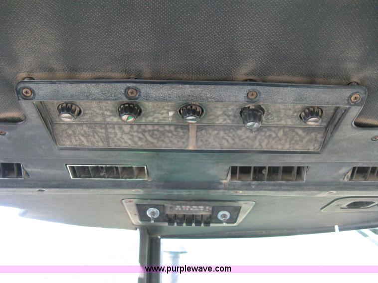 image for item 9059 John Deere 4240 tractor