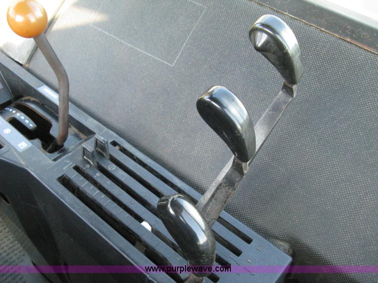 image for item 9059 John Deere 4240 tractor