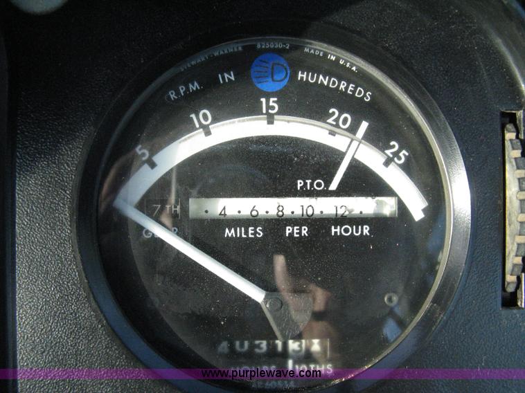 image for item 9059 John Deere 4240 tractor