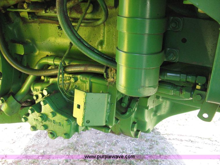 image for item 9059 John Deere 4240 tractor