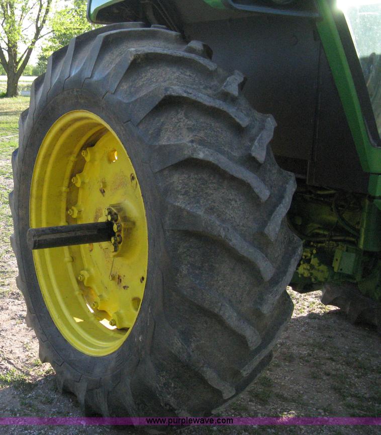 image for item 9059 John Deere 4240 tractor