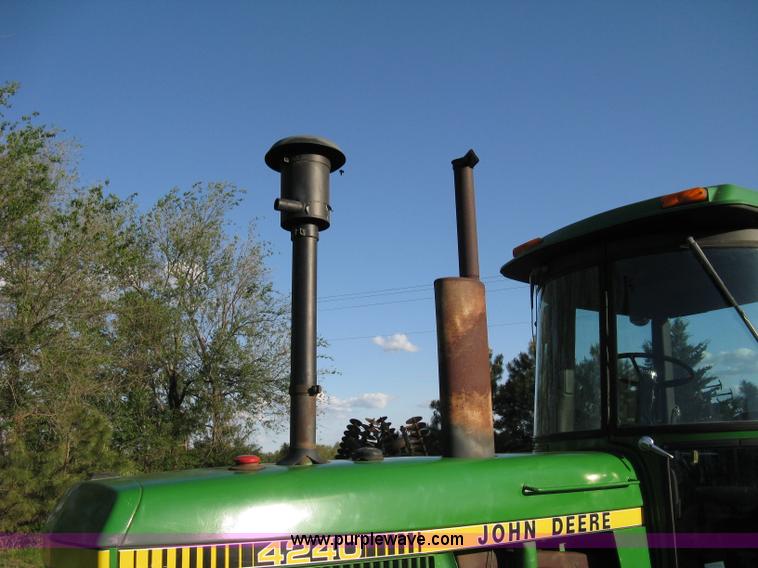 image for item 9059 John Deere 4240 tractor