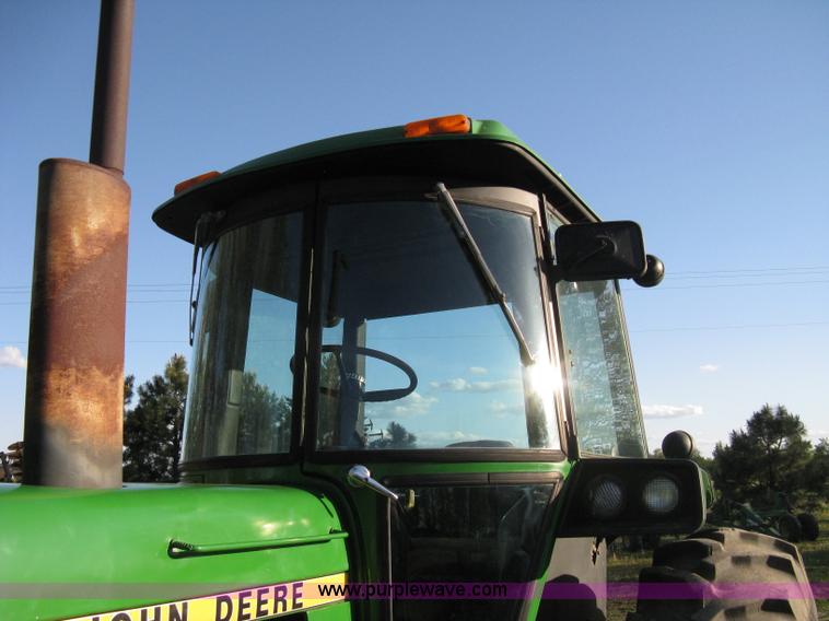 image for item 9059 John Deere 4240 tractor