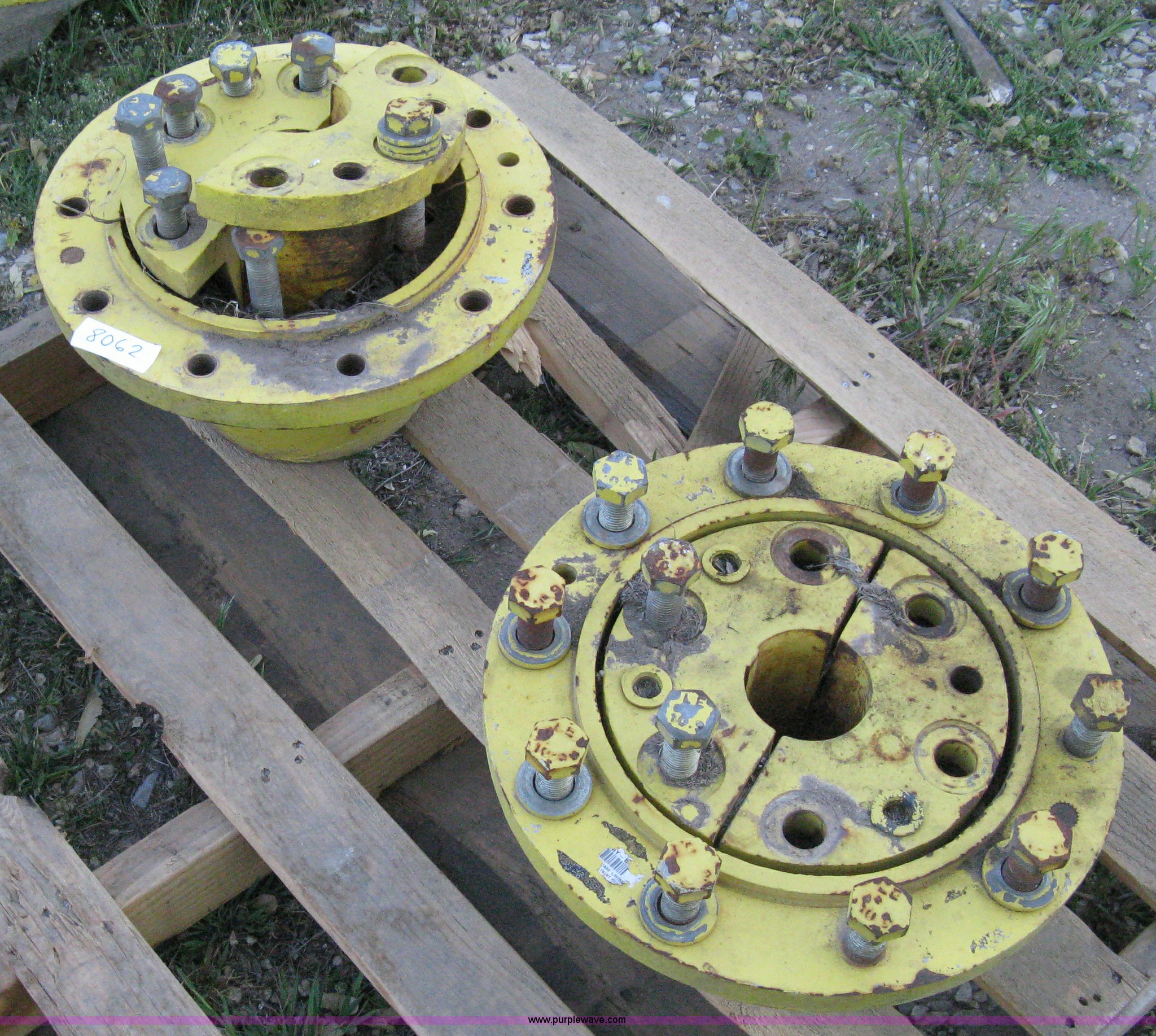 (2) John Deere dual wheel hubs in Sedgwick, KS Item 8062 sold