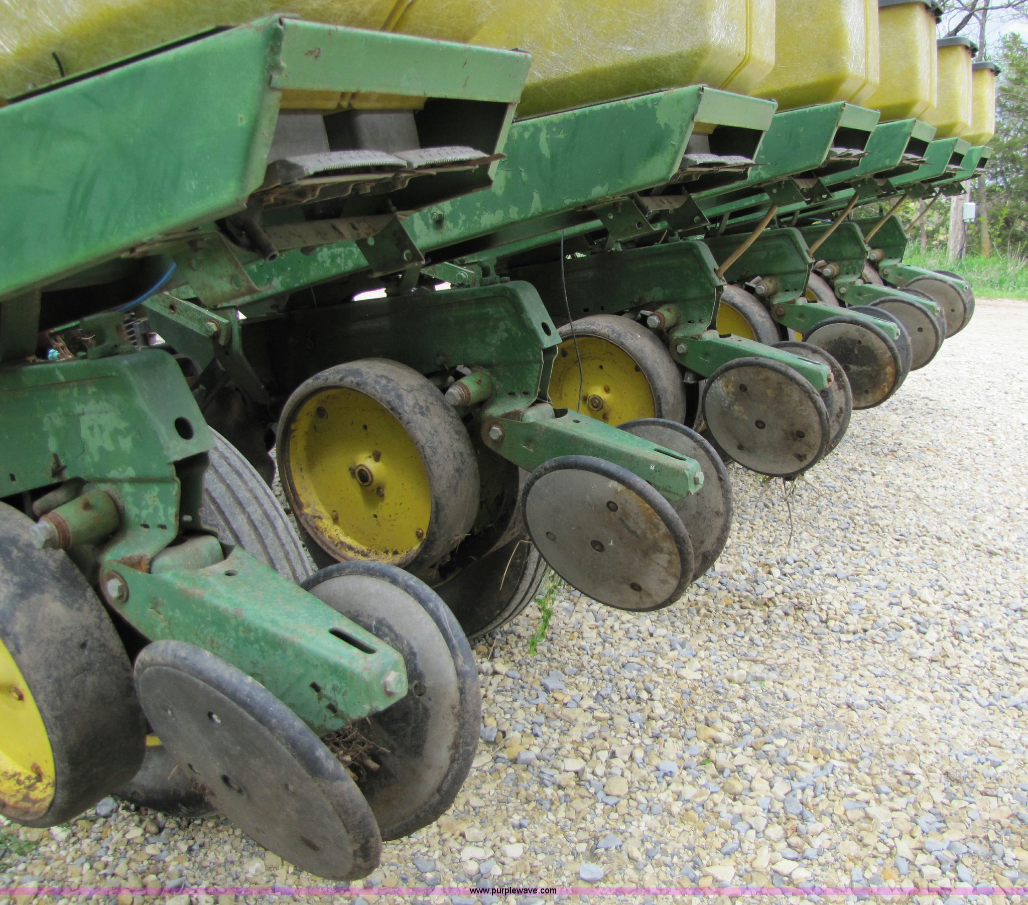 John Deere 7000 six row notill planter in Abilene, KS Item 8540 sold