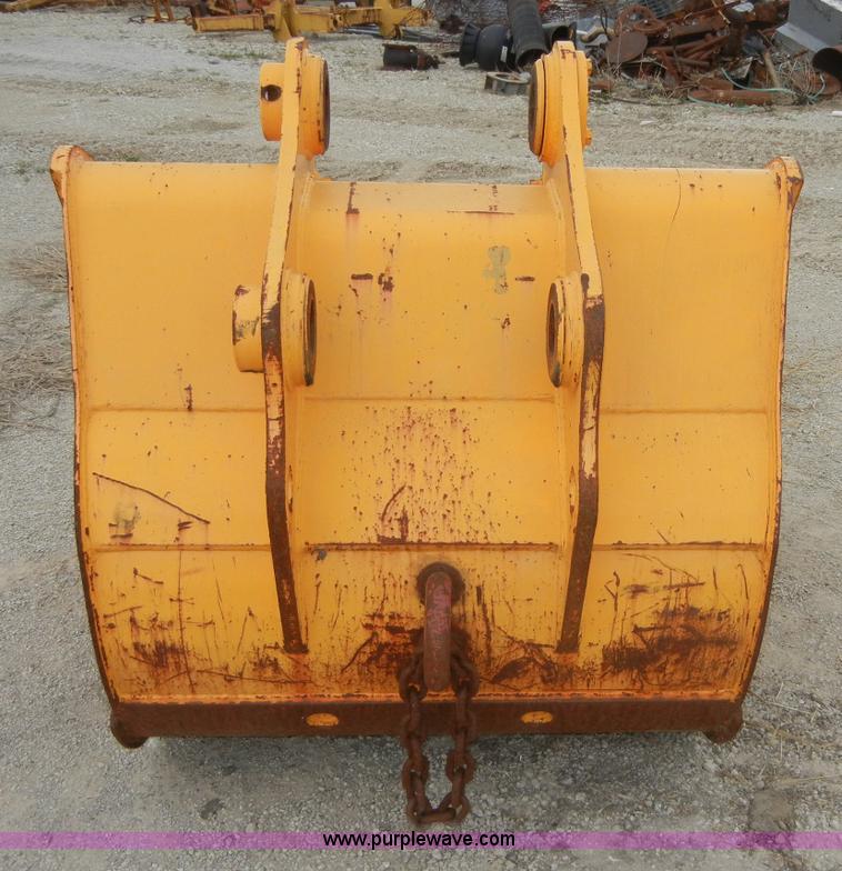 image for item 2366 45" bucket with five teeth