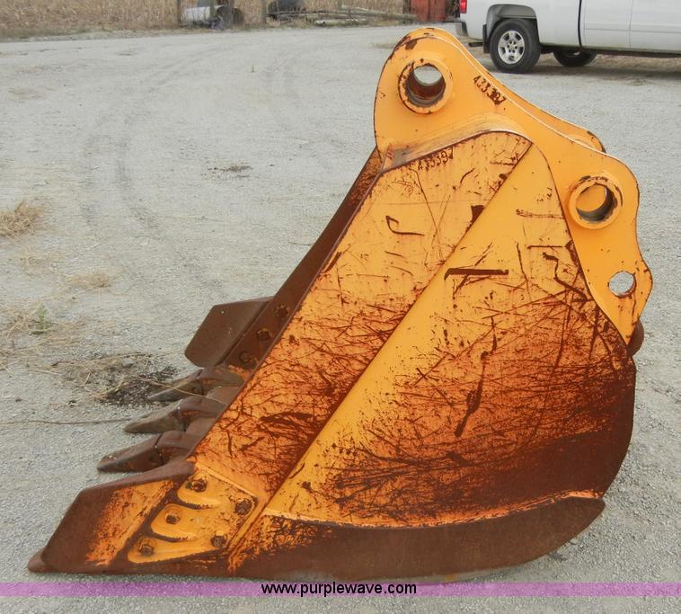 image for item 2366 45" bucket with five teeth