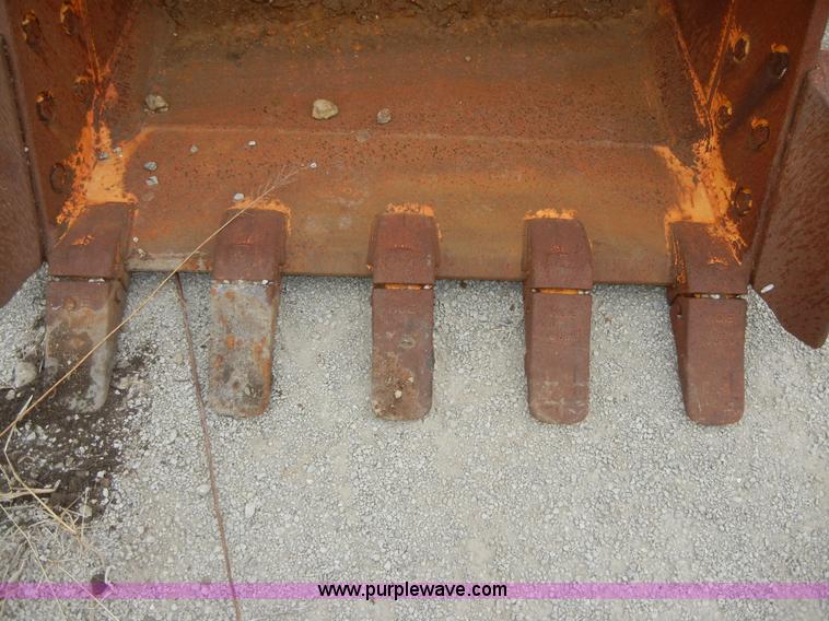 image for item 2366 45" bucket with five teeth