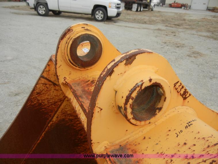 image for item 2366 45" bucket with five teeth