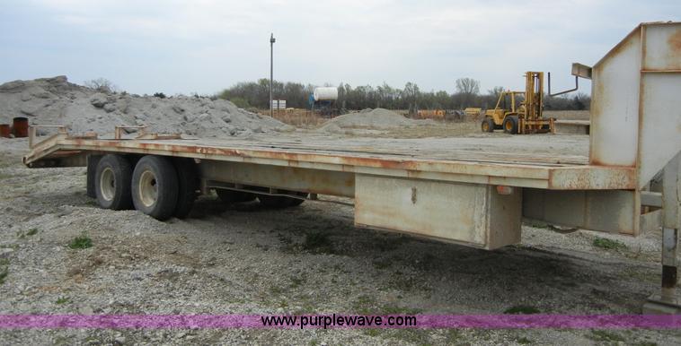 image for item 2388 1992 goose neck trailer