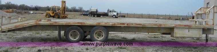 image for item 2388 1992 goose neck trailer