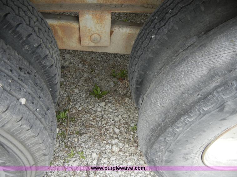 image for item 2388 1992 goose neck trailer