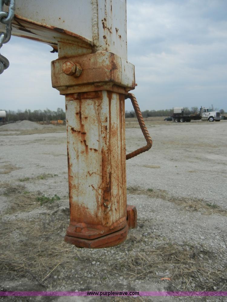 image for item 2388 1992 goose neck trailer