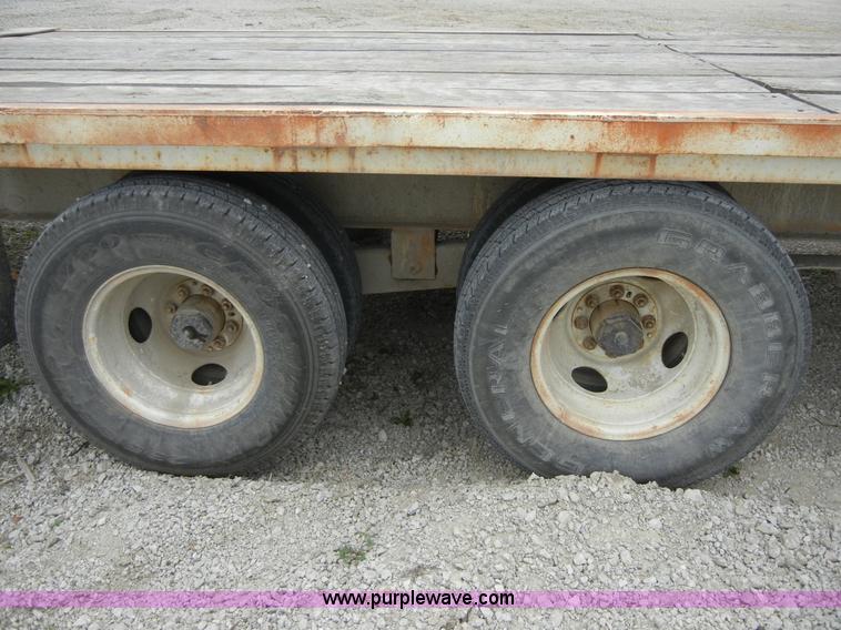 image for item 2388 1992 goose neck trailer