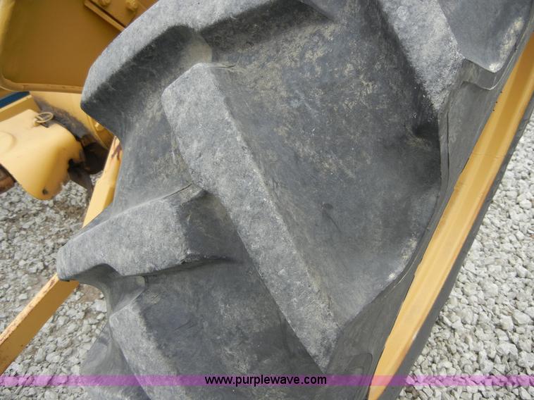 image for item 2394 Ford tractor