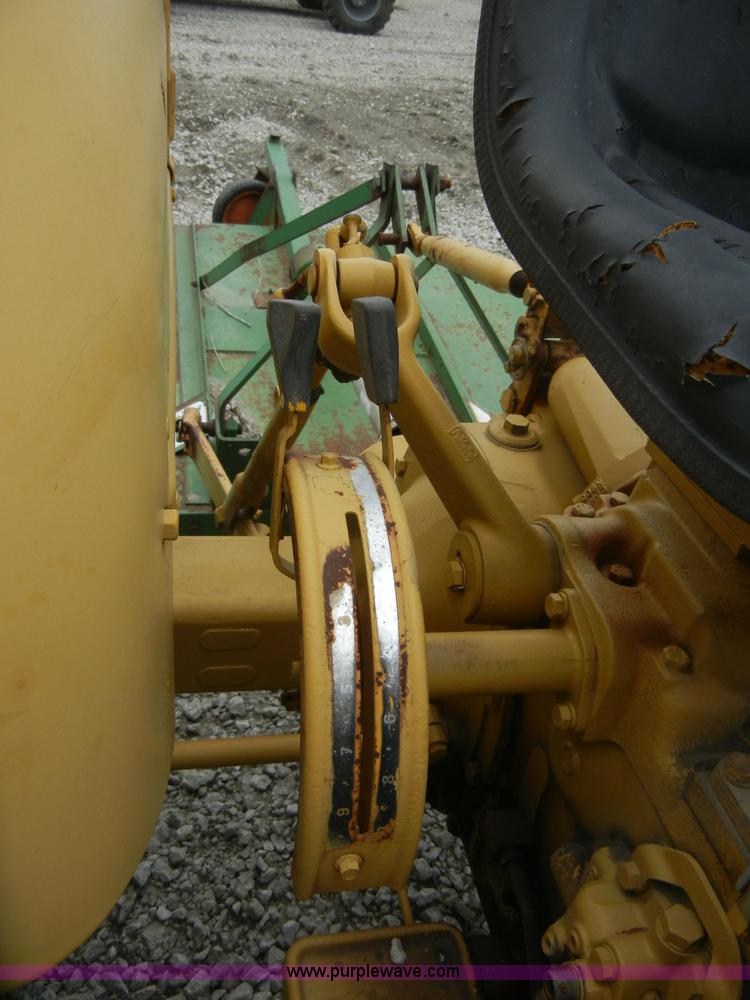 image for item 2394 Ford tractor