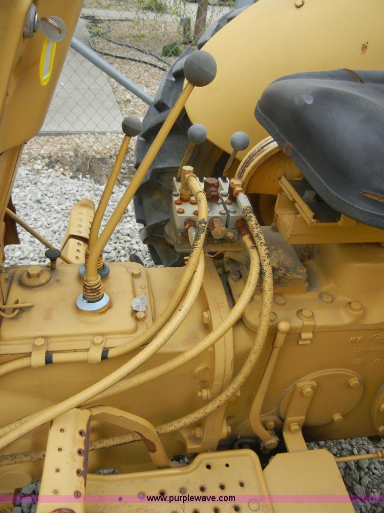 image for item 2394 Ford tractor