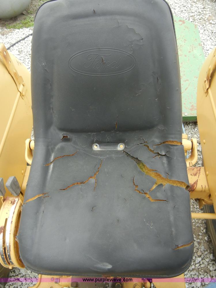image for item 2394 Ford tractor
